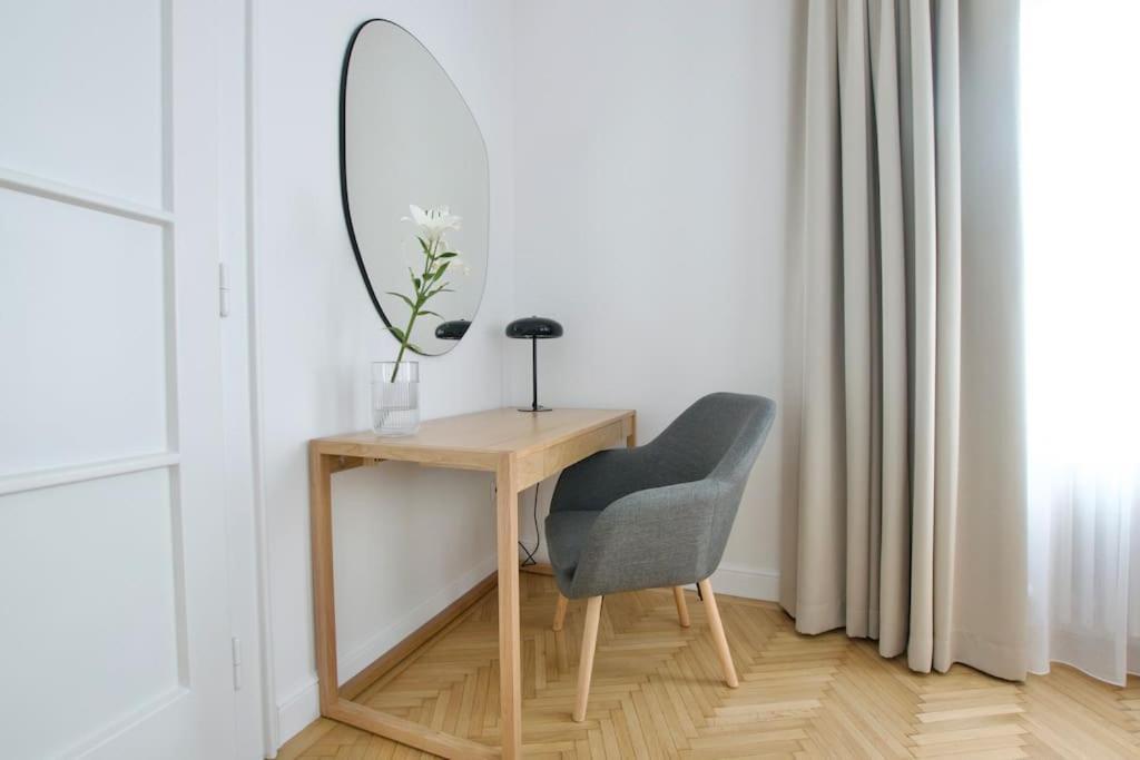 Premium Apartment By Hi - Central 2 Bedroom - Best View Budapest Luaran gambar
