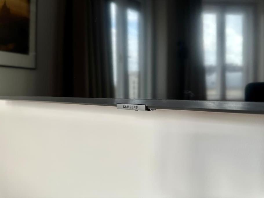 Premium Apartment By Hi - Central 2 Bedroom - Best View Budapest Luaran gambar