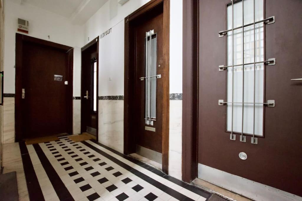 Premium Apartment By Hi - Central 2 Bedroom - Best View Budapest Luaran gambar